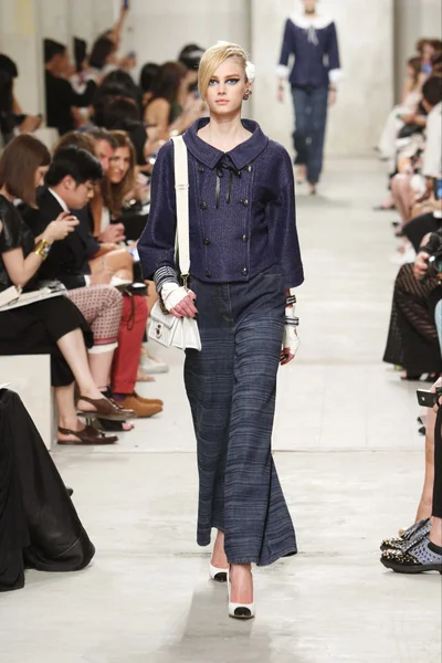 Look 25